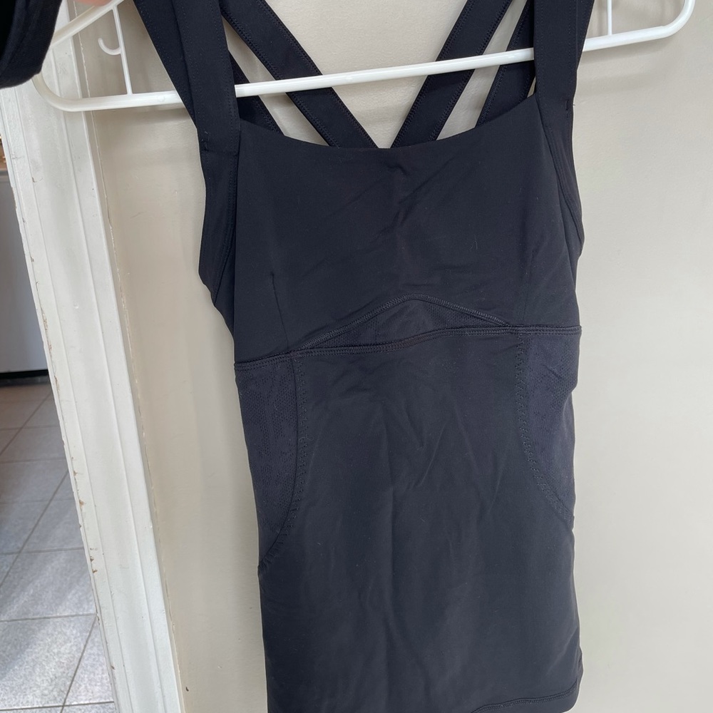 Lululemon floral mesh tank